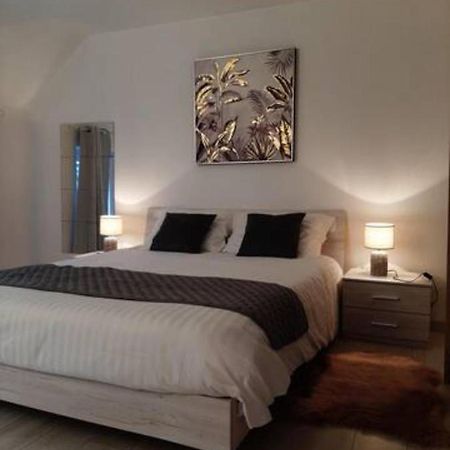 Maison De Campagne En Pierre Bleue-Wifi Et Parking Bousignies-sur-Roc 外观 照片